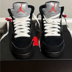 Air Jordan 5 Retro OG ‘Black Metallic Reimagined